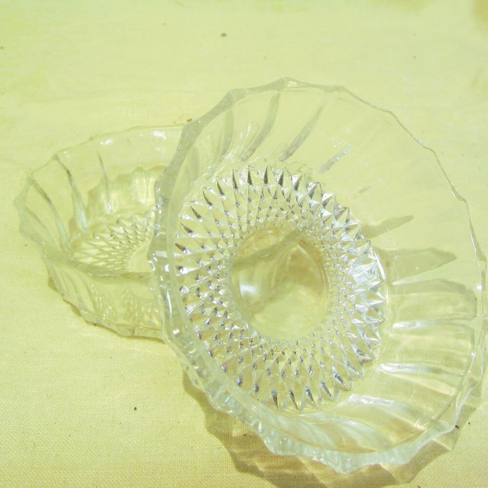 VTG PAIR OF PRESSED GLASS SMALL BOWLS RELISH DISHES